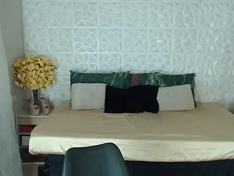  YourHellMajestic  online show from November 2025 11:48:01 PM