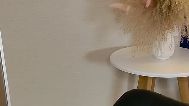 Alexis Lovely online show from December 2025 05:13:01 AM