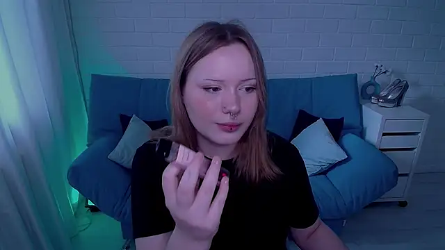 AuroraMour online show from October 2025 09:21:01 AM