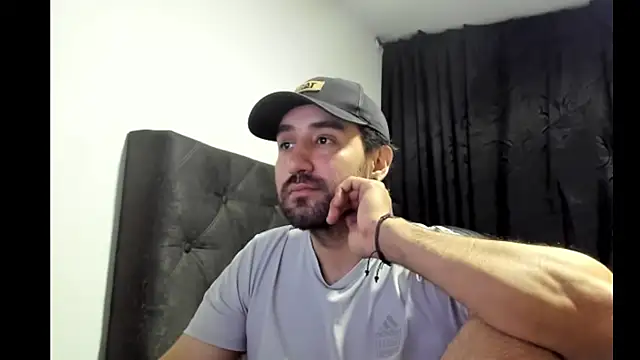 coolfriki online show from November 2025 04:04:01 AM