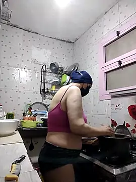 Snapshot of TermedScherzo chatting on November 2025 11:31:02 AM TermedScherzo online show from November 2025 11:31:02 AM