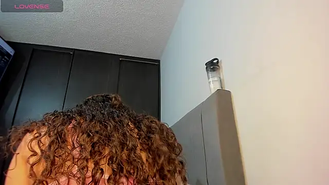 Snapshot of emy_collyns chatting on February 2026 03:21:02 AM emy collyns online show from February 2026 03:21:02 AM