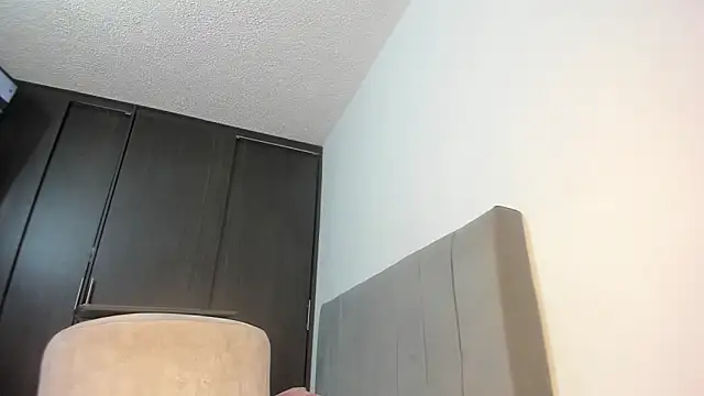 Snapshot of emy_collyns chatting on February 2026 02:41:02 AM emy collyns online show from February 2026 02:41:02 AM