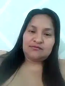 Snapshot of lucia00xx chatting on October 2025 12:49:02 PM lucia00xx online show from October 2025 12:49:02 PM