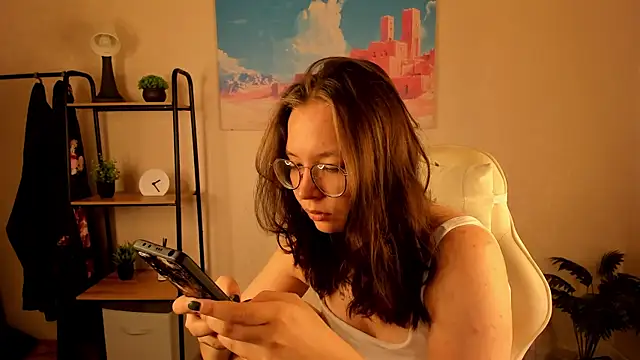 Nuura Moore online show from October 2025 01:03:02 AM