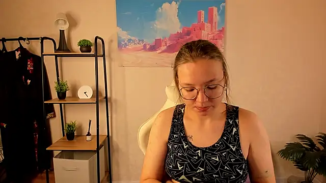 Nuura Moore online show from October 2025 12:32:01 AM