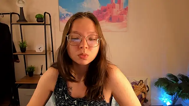 Nuura Moore online show from October 2025 12:55:01 AM