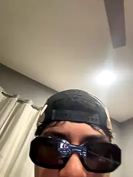 lain213 online show from October 2025 05:16:01 AM