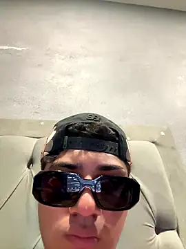 lain213 online show from October 2025 05:39:02 AM