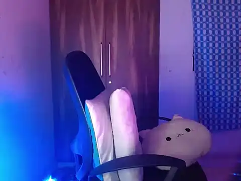 Snapshot of Roiseeee chatting on February 2026 04:45:01 AM Roiseeee online show from February 2026 04:45:01 AM