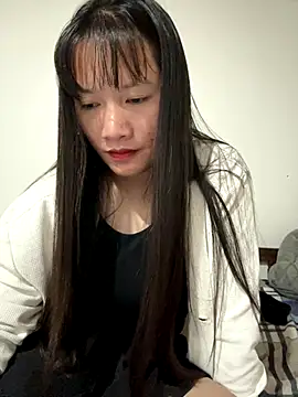 TrangNemo online show from October 2025 12:30:01 PM