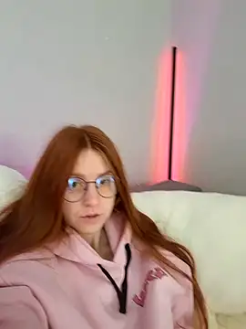 Evarey  online show from February 2026 06:28:02 AM