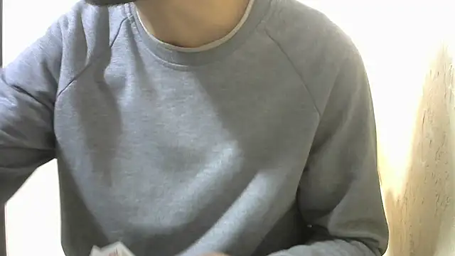 Snapshot of MakabulaAndrey chatting on November 2025 12:40:02 PM MakabulaAndrey online show from November 2025 12:40:02 PM