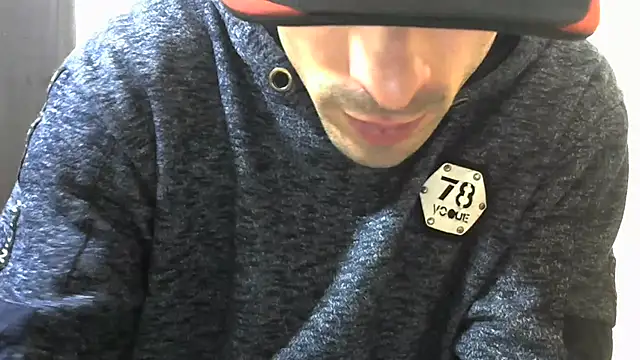 Snapshot of MakabulaAndrey chatting on November 2025 06:41:01 PM MakabulaAndrey online show from November 2025 06:41:01 PM