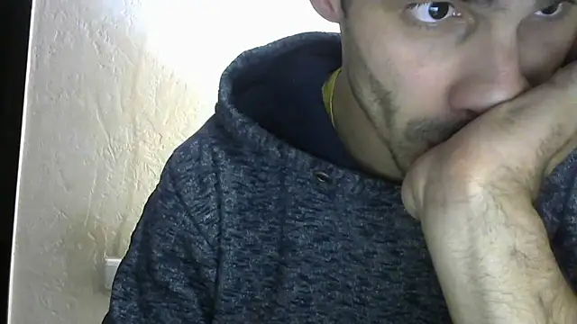 Snapshot of MakabulaAndrey chatting on November 2025 08:14:01 PM MakabulaAndrey online show from November 2025 08:14:01 PM