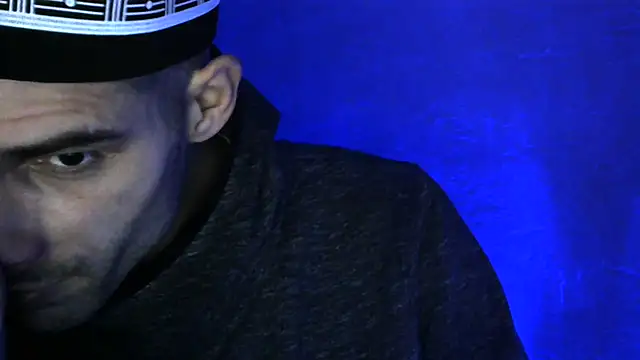 Snapshot of MakabulaAndrey chatting on November 2025 08:53:01 PM MakabulaAndrey online show from November 2025 08:53:01 PM