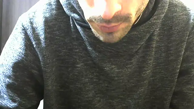 Snapshot of MakabulaAndrey chatting on November 2025 08:28:01 AM MakabulaAndrey online show from November 2025 08:28:01 AM