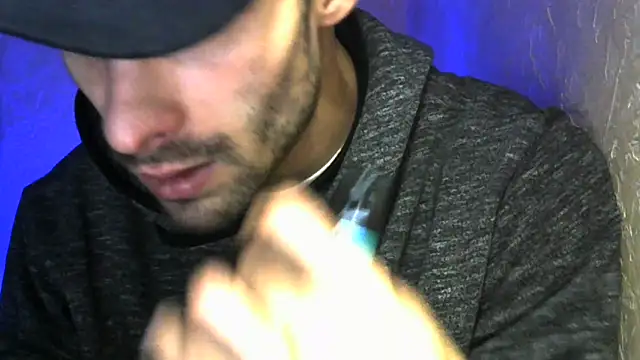 Snapshot of MakabulaAndrey chatting on December 2025 09:53:01 PM MakabulaAndrey online show from December 2025 09:53:01 PM