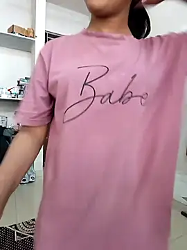 anshika0124 online show from December 2025 05:01:02 AM