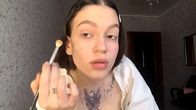 Wallazar cute online show from October 2025 01:30:01 PM