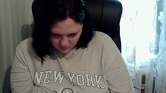 Snapshot of XLisaBlueXs_ chatting on October 2025 11:21:02 AM XLisaBlueXs online show from October 2025 11:21:02 AM