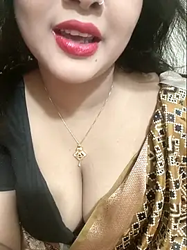 Snapshot of Beauty_Queen_Soniya chatting on July 2026 04:27:02 AM Beauty Queen Soniya online show from July 2026 04:27:02 AM