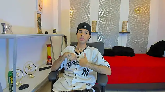 JacobBlackwell  online show from November 2025 12:15:02 PM