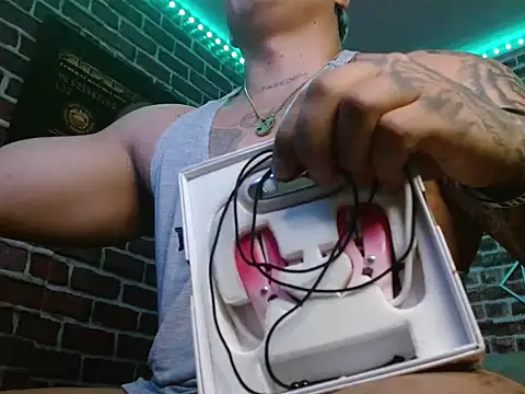 jordan bigcock  online show from October 2025 08:13:01 AM