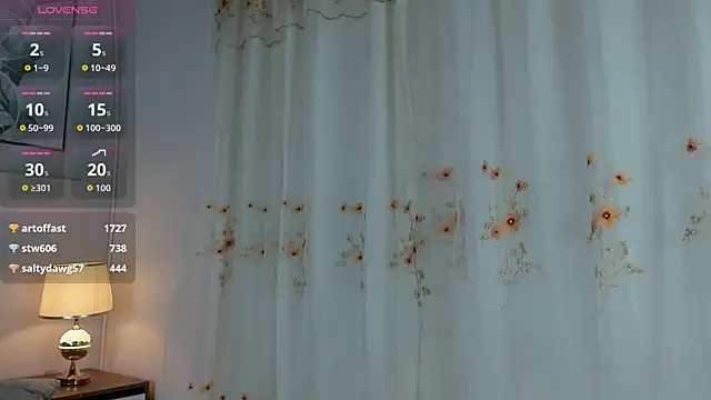 Snapshot of celeste_collins_ chatting on November 2025 08:36:01 AM celeste collins online show from November 2025 08:36:01 AM