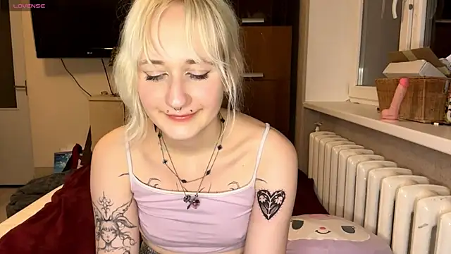 Snapshot of Ulemonala_Cute chatting on November 2025 06:52:01 PM Ulemonala Cute online show from November 2025 06:52:01 PM