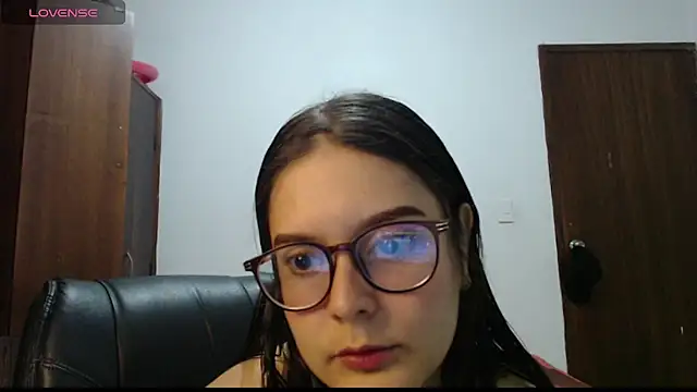 Snapshot of CarlaLorez chatting on June 2026 09:50:02 PM CarlaLorez online show from June 2026 09:50:02 PM
