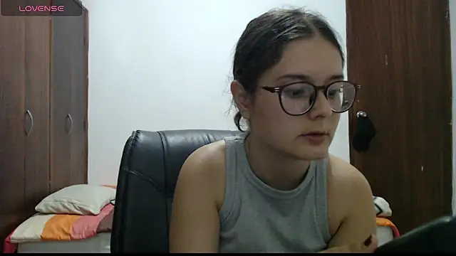 Snapshot of CarlaLorez chatting on July 2026 11:44:01 PM CarlaLorez online show from July 2026 11:44:01 PM