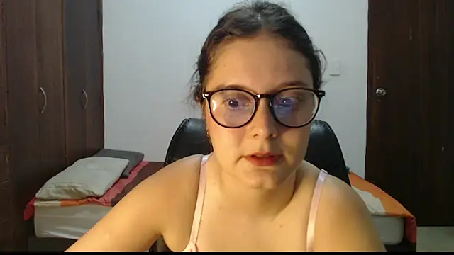 Snapshot of CarlaLorez chatting on July 2026 11:51:01 PM CarlaLorez online show from July 2026 11:51:01 PM
