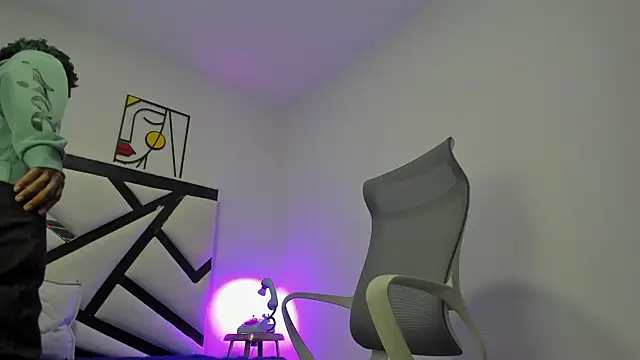 REDBRYAN EBANO online show from October 2025 07:27:01 PM