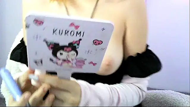 Snapshot of EmuOtori chatting on February 2026 12:19:01 PM EmuOtori online show from February 2026 12:19:01 PM