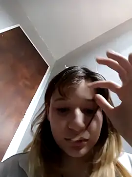 Snapshot of EmuOtori chatting on February 2026 01:12:02 PM EmuOtori online show from February 2026 01:12:02 PM