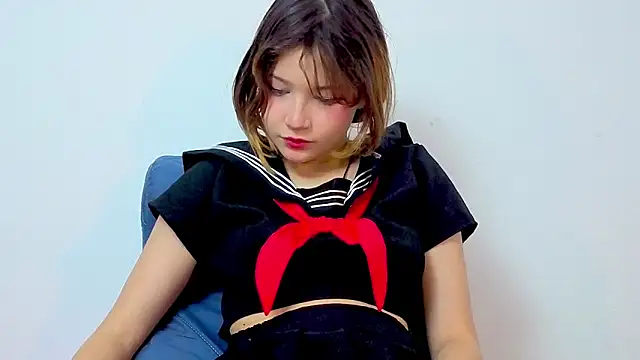 Snapshot of EmuOtori chatting on March 2026 01:00:01 PM EmuOtori online show from March 2026 01:00:01 PM