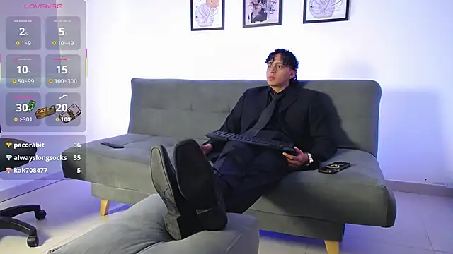 Snapshot of spike_spigell chatting on October 2025 09:37:01 PM spike spigell online show from October 2025 09:37:01 PM