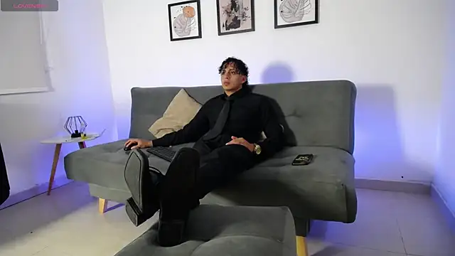 Snapshot of spike_spigell chatting on October 2025 04:13:01 AM spike spigell online show from October 2025 04:13:01 AM