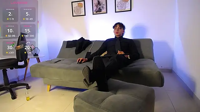 Snapshot of spike_spigell chatting on October 2025 04:18:02 AM spike spigell online show from October 2025 04:18:02 AM