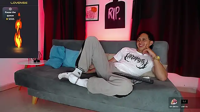 Snapshot of spike_spigell chatting on October 2025 04:47:01 AM spike spigell online show from October 2025 04:47:01 AM