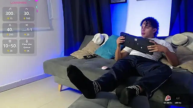 Snapshot of spike_spigell chatting on November 2025 09:47:01 PM spike spigell online show from November 2025 09:47:01 PM