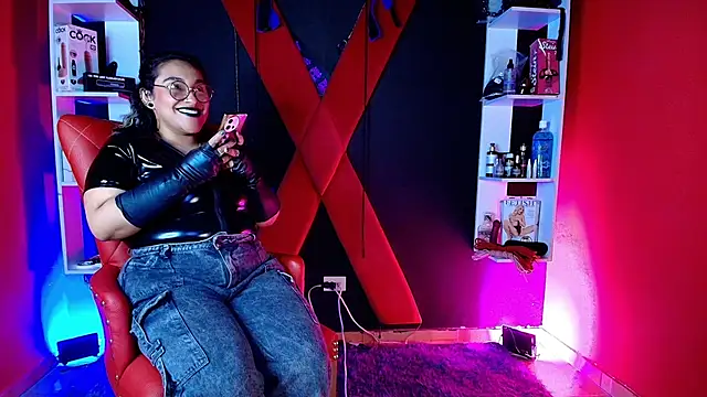 Miss and submissive2 online show from December 2025 03:26:02 AM