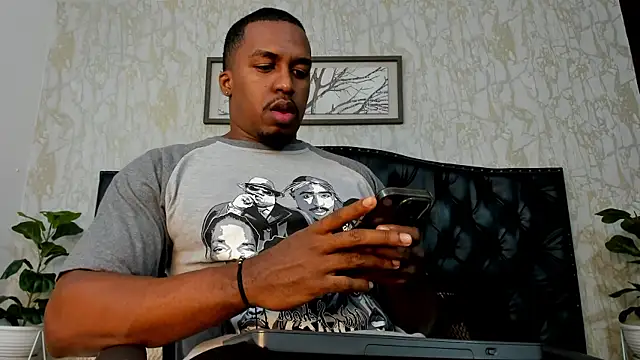 Snapshot of DenzelRios chatting on June 2026 03:49:01 AM DenzelRios online show from June 2026 03:49:01 AM
