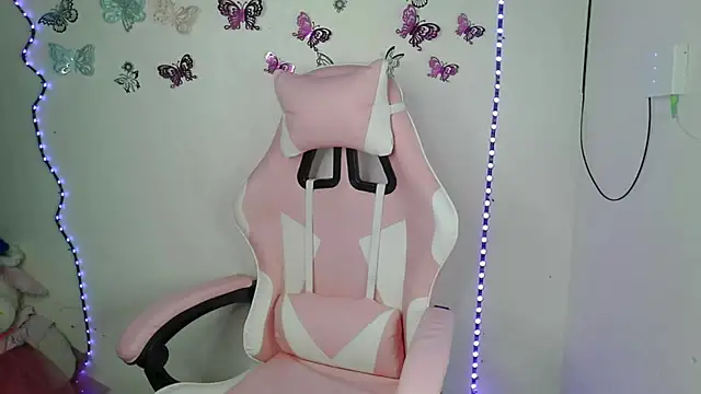 Snapshot of luna00bella7 chatting on October 2025 02:56:01 AM luna00bella7 online show from October 2025 02:56:01 AM