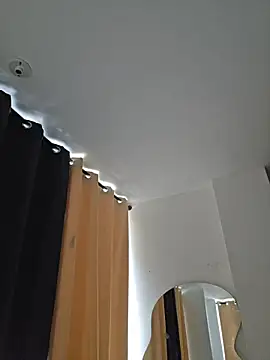 Snapshot of Zaynha_J chatting on October 2025 06:14:02 PM Zaynha J online show from October 2025 06:14:02 PM