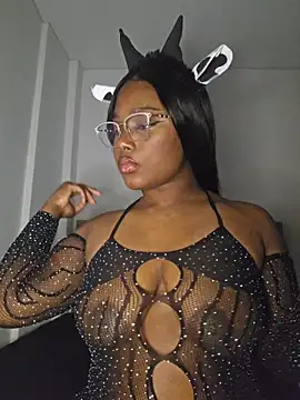 Snapshot of Zaynha_J chatting on November 2025 08:05:02 AM Zaynha J online show from November 2025 08:05:02 AM