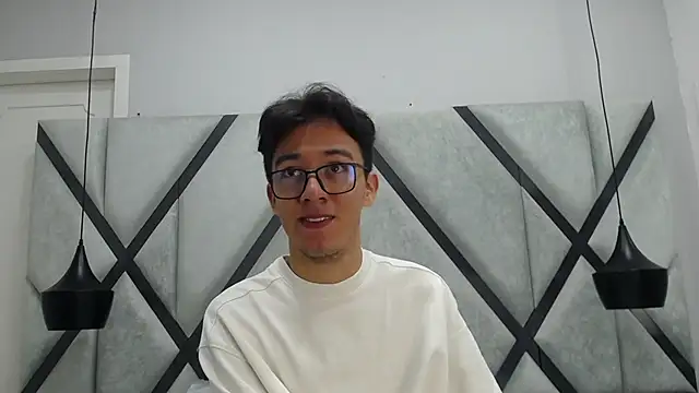 Austin Reeds online show from October 2025 12:06:01 PM