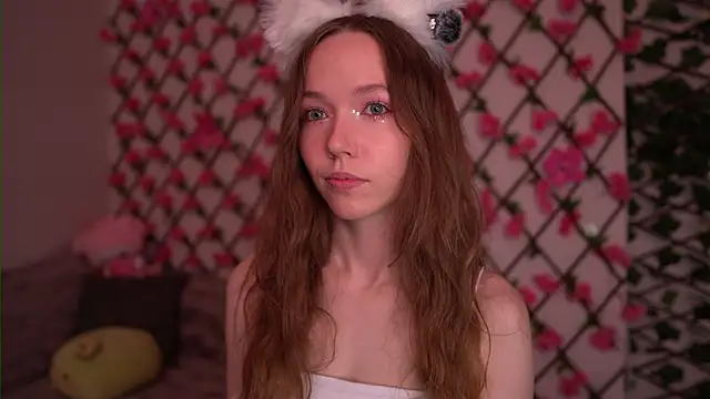 Petite Polly online show from October 2025 06:13:02 PM