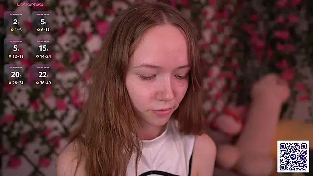 Petite Polly online show from November 2025 06:18:01 PM